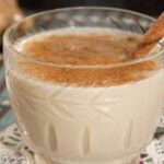 Café com leite e canela