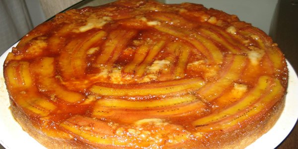 → BOLO DE BANANA FÁCIL (SAI RECHEADO DO FORNO)