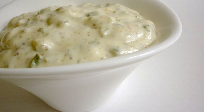 Bife de contrafilé ao molho Remoulade