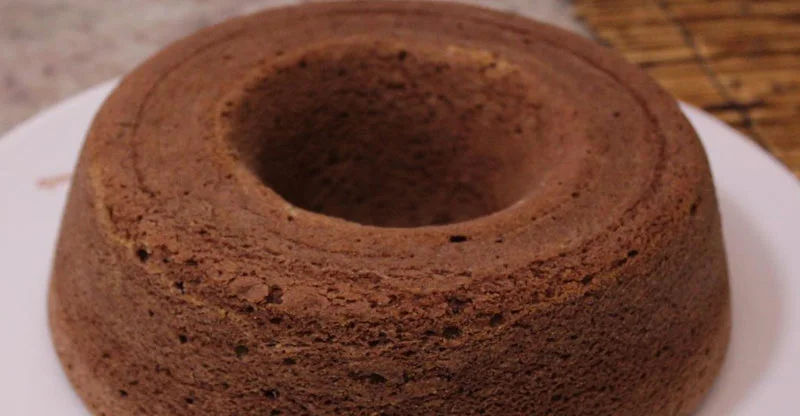 33 Receitas de Liquidificador Fáceis e Rápidas Receita de bolo de chocolate simples e fácil