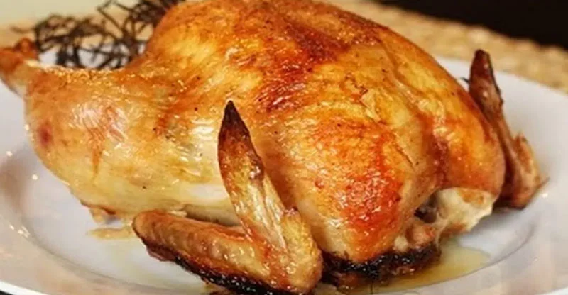 Frango Assado Inteiro Fácil de Fazer e Temperar Receita de frango assado inteiro