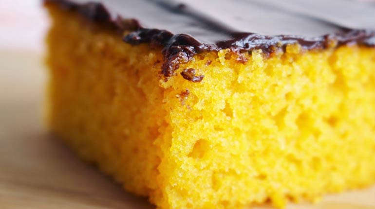 Receita de Bolo de Cenoura Simples e Fácil