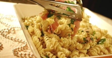 Insalata Fredda de Fusilli e Parma