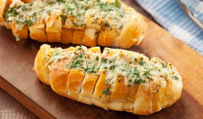 Pão de alho caseiro fácil para churrasco