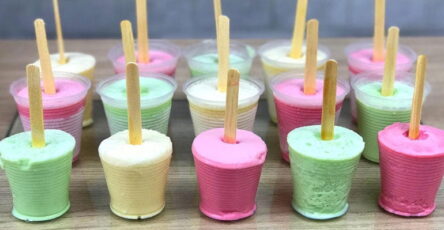 Picolé caseiro de gelatina no copinho