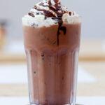 Milk Shake de Chocolate Fácil (com e sem sorvete) Milk Shake de chocolate