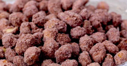 Amendoim doce e crocante com casquinha