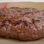 Hambúrguer Caseiro de Carne Moída (Hambúrguer Artesanal) Receita de Hambúrguer Caseiro