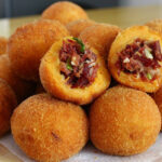 Bolinho de Abóbora com Carne Seca Bolinho de abóbora com carne seca