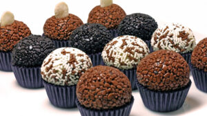 Brigadeiros Gourmet Simples e Fáceis: 3 Receitas Passo a Passo Brigadeiros Gourmet Simples