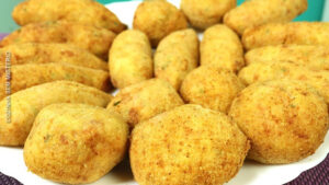 Bolinhos de Batata Fritos Simples e Deliciosos Bolinhos de Batata Fritos