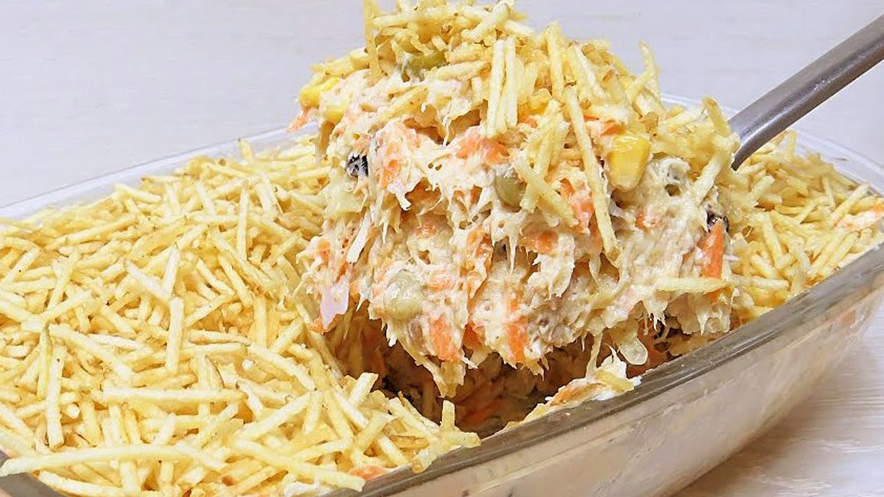 Salada Fria de Frango com Batata Palha Salada de Frango com Batata Palha
