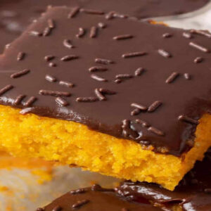 Bolo de Cenoura com Cobertura de Brigadeiro