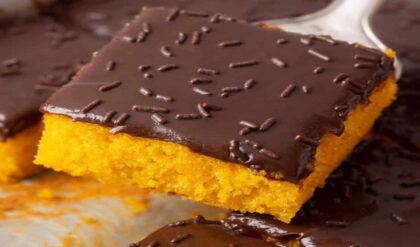 Bolo de Cenoura com Cobertura de Brigadeiro