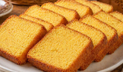 Bolo de fubá com leite de coco