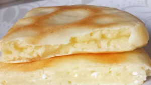 Pão de queijo na Frigideira: Receita Deliciosa para o Café da Manhã Pão de queijo de frigideira