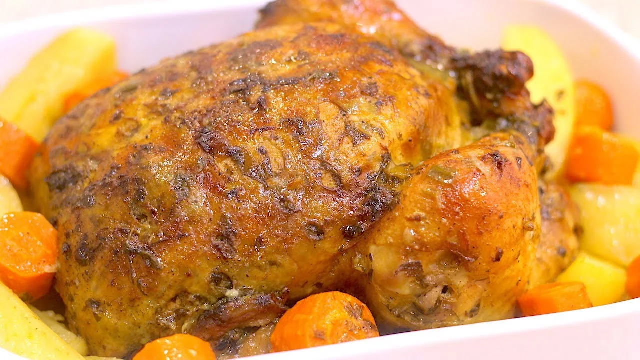 Frango Assado Inteiro Fácil de Fazer e Temperar Receita de Frango Assado inteiro passo a passo