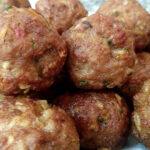 Bolinho de Carne Moída Fácil e bem temperadinho Receita de Bolinho de Carne Moída