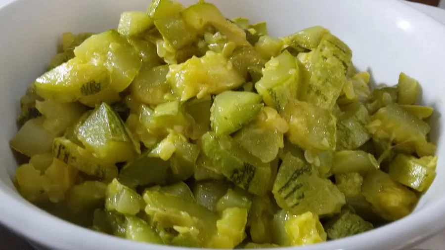 11 Receitas com Abobrinha Simples e Deliciosas Demais Receita de Abobrinha Refogada Fácil de Fazer