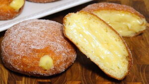 Sonho Caseiro Simples e Fácil de Fazer (Sonho de Padaria) Receita de Sonho Caseiro Fácil