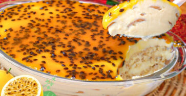 Pavê de maracujá com biscoitos de maisena