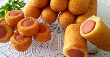 Salsichas empanadas fritas