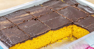 Cobertura de chocolate para bolo de cenoura