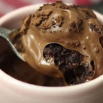 Brownie de Caneca Fácil e Rápido (no Micro-Ondas) Brownie de Caneca