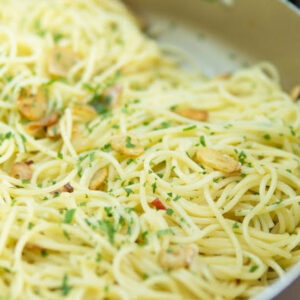 Receita de macarrão espaguete alho e óleo