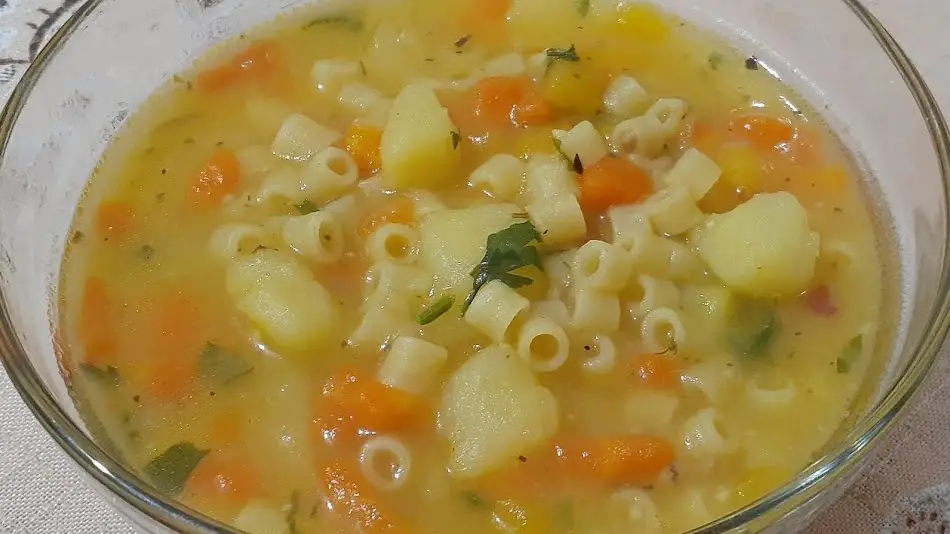 Sopa de Macarrão com Legumes