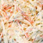 Salada de Repolho com Cenoura e Maionese