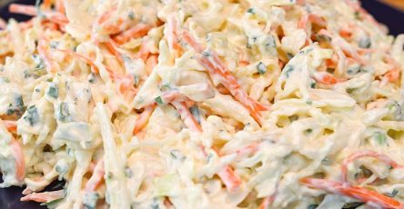 Salada de Repolho com Cenoura e Maionese