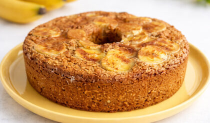 Bolo de banana com aveia
