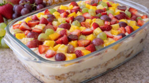 Pavê de frutas natalino