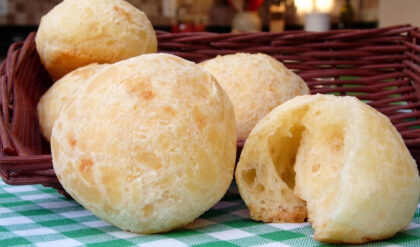 Pão de Queijo Mineiro Caseiro (Melhor Receita) Pão de queijo caseiro mineiro