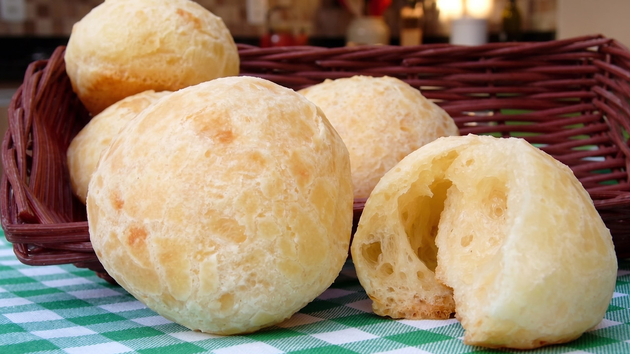 Pão de Queijo Mineiro Caseiro (Melhor Receita) Pão de queijo caseiro mineiro