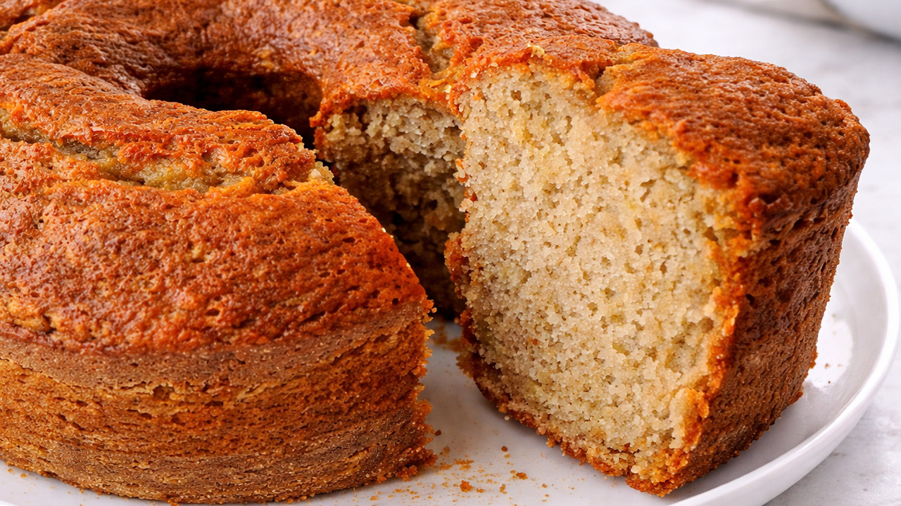 Bolo de Banana Fácil feito no liquidificador