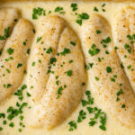 Filé de Tilápia ao Forno (Tilápia Assada com Molho Branco) Filé de tilápia no forno assado com molho branco