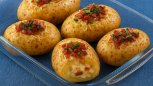Batatas recheadas caseiras