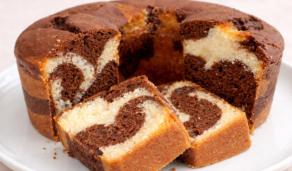 Bolo mesclado fácil