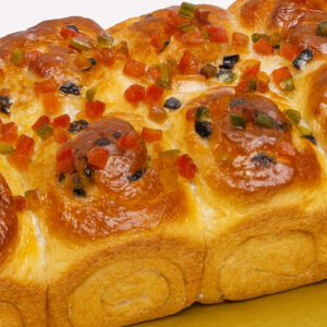 Rosca caseira com frutas cristalizadas
