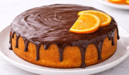 Bolo de Laranja com Cobertura de Chocolate Bolo de Laranja com cobertura de chocolate