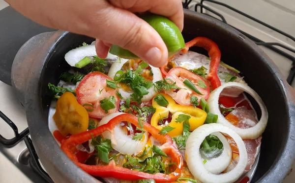 Panela para Fazer Moqueca: Qual a Melhor Moqueca na panela de barro