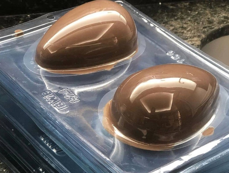 Ovo de Páscoa Caseiro: 3 Receitas para Economizar Fazendo ovo de páscoa na forma