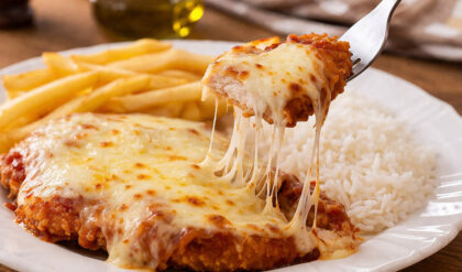 Filé de frango à parmegiana