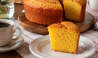 Bolo de fubá para o café da tarde