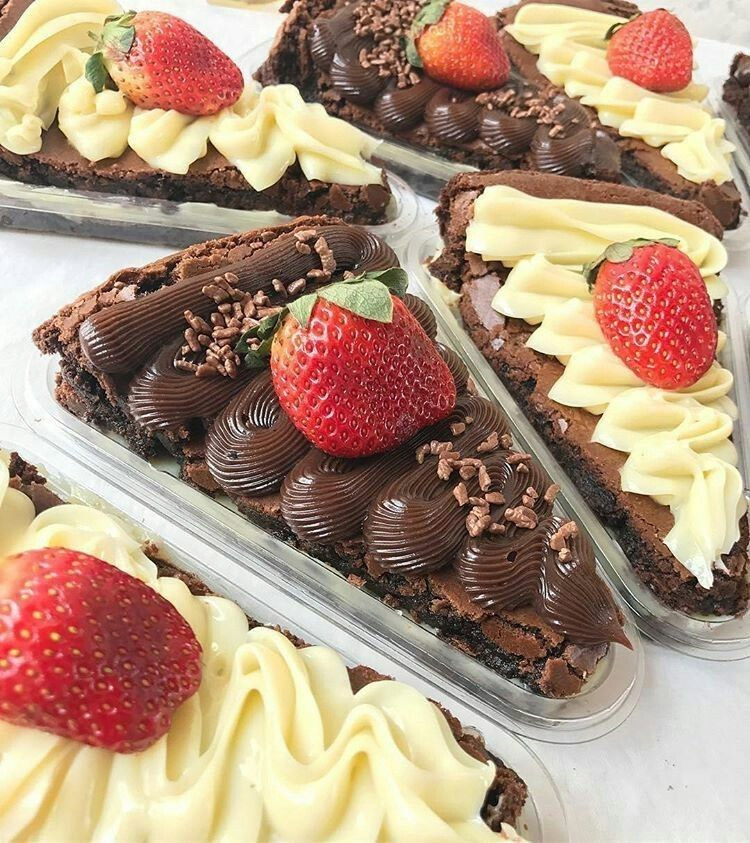 Bolo em Fatias para Vender (Slice Cake): Guia Completo Fatia de bolo triangular