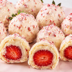 Morango Cravejado com brigadeiro branco